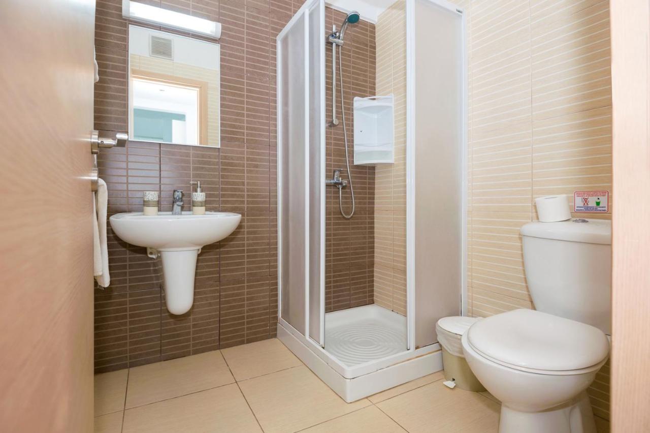 Gabriela - Coralli Beachfront Apartment Protaras Eksteriør bilde
