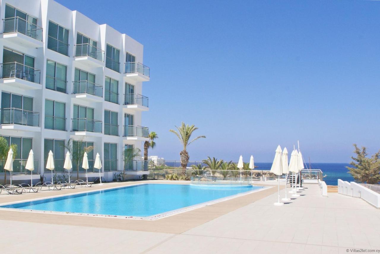 Gabriela - Coralli Beachfront Apartment Protaras Eksteriør bilde
